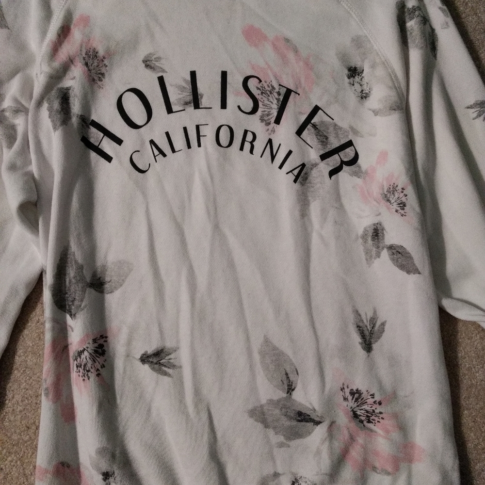 Hollister Crew Neck Sweatshirt